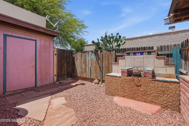 2852 W Sheryl Drive, Tucson, AZ 85713