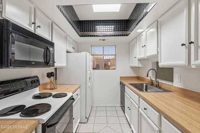 2852 W Sheryl Drive, Tucson, AZ 85713