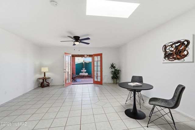 2852 W Sheryl Drive, Tucson, AZ 85713