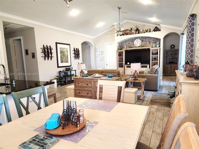 108 Oak Knolls Circle, Sebring, FL 33876