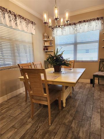 108 Oak Knolls Circle, Sebring, FL 33876