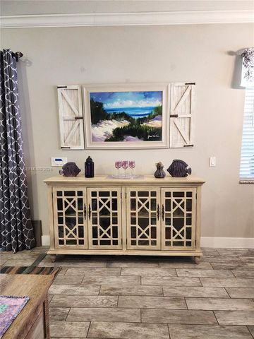 108 Oak Knolls Circle, Sebring, FL 33876