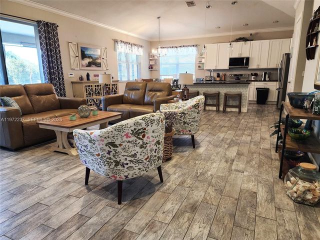 108 Oak Knolls Circle, Sebring, FL 33876