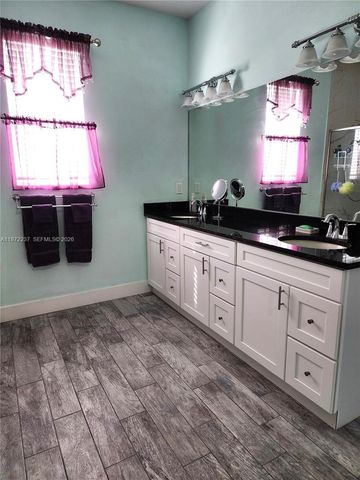 108 Oak Knolls Circle, Sebring, FL 33876