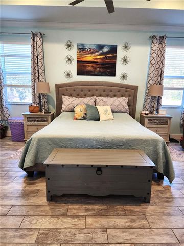 108 Oak Knolls Circle, Sebring, FL 33876