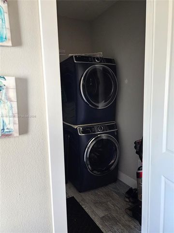 108 Oak Knolls Circle, Sebring, FL 33876