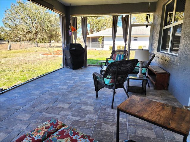 108 Oak Knolls Circle, Sebring, FL 33876