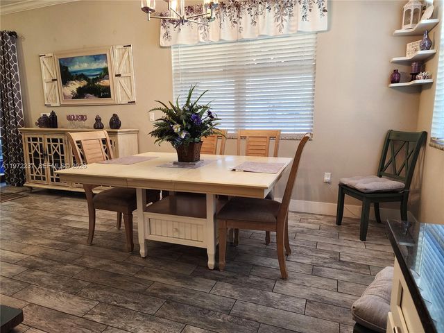 108 Oak Knolls Circle, Sebring, FL 33876