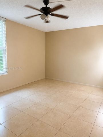 8340 Sands Point Boulevard p107, Tamarac, FL 33321