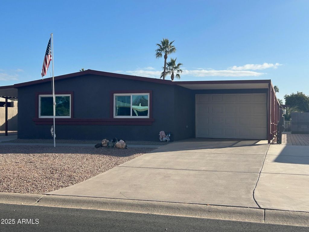 26607 S Maricopa Place, Sun Lakes, AZ 85248