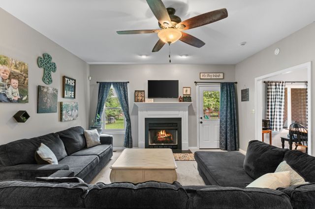 621 Brandon Rd, Manchester, TN 37355