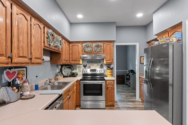 621 Brandon Rd, Manchester, TN 37355