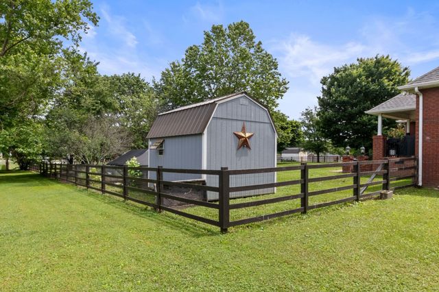 621 Brandon Rd, Manchester, TN 37355