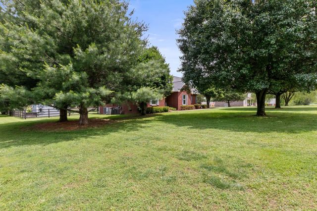 621 Brandon Rd, Manchester, TN 37355