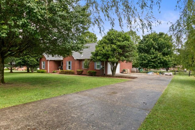 621 Brandon Rd, Manchester, TN 37355