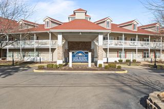 1505 S Shore DRIVE #327, Delavan, WI 53115