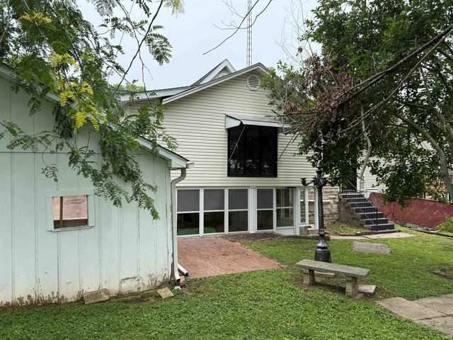 410 18th Street, Bedford, IN 47421