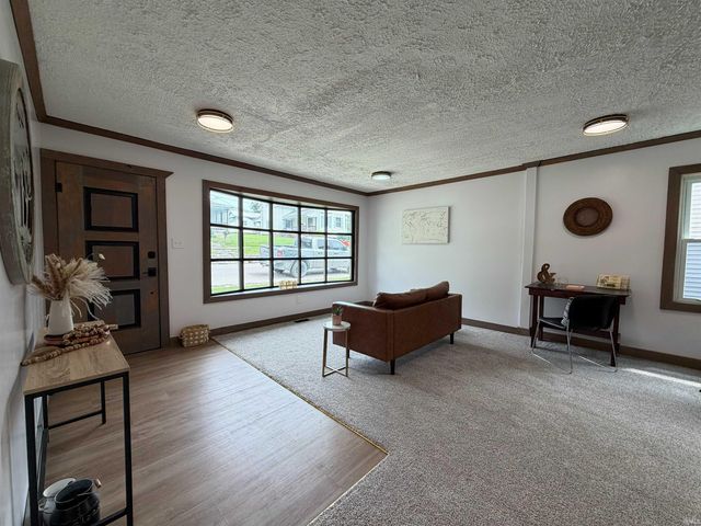 410 18th Street, Bedford, IN 47421