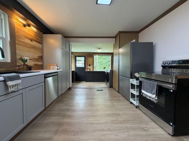 410 18th Street, Bedford, IN 47421