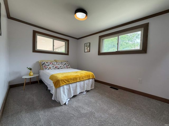 410 18th Street, Bedford, IN 47421