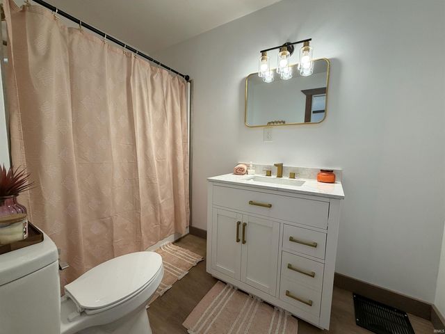 410 18th Street, Bedford, IN 47421