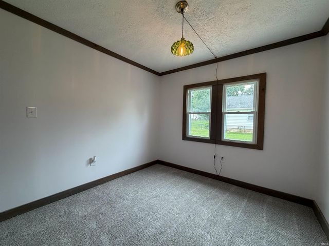 410 18th Street, Bedford, IN 47421