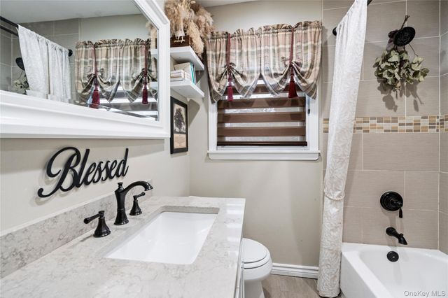 36 Lakewood Avenue, Ronkonkoma, NY 11779