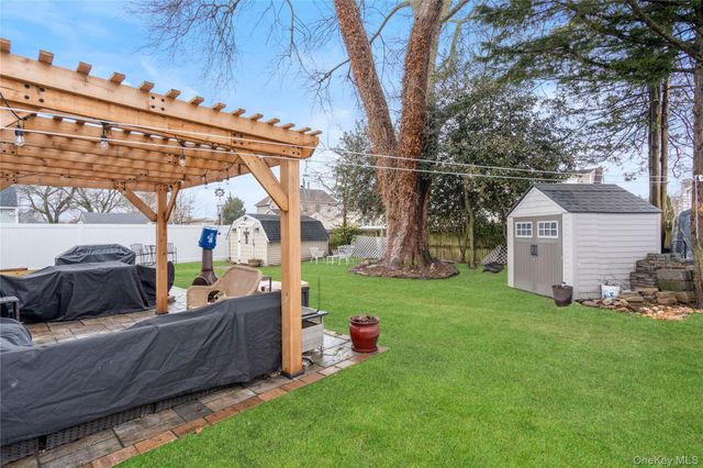 36 Lakewood Avenue, Ronkonkoma, NY 11779