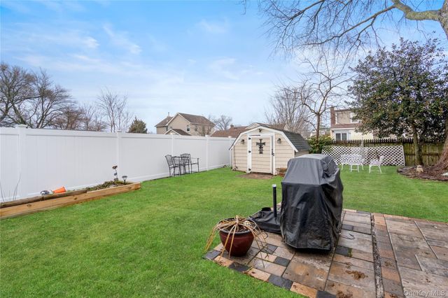 36 Lakewood Avenue, Ronkonkoma, NY 11779