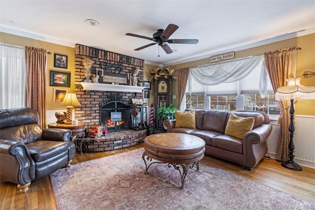 36 Lakewood Avenue, Ronkonkoma, NY 11779