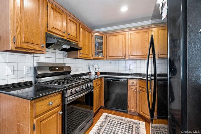 36 Lakewood Avenue, Ronkonkoma, NY 11779