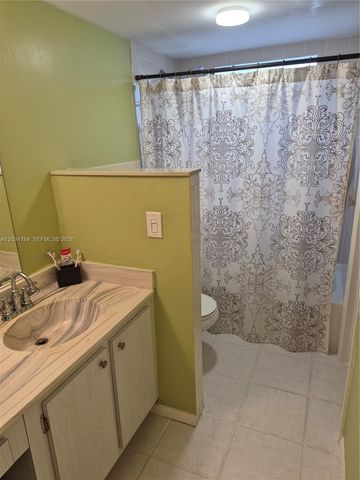 7797 Golf Cir Drive 206, Margate, FL 33063