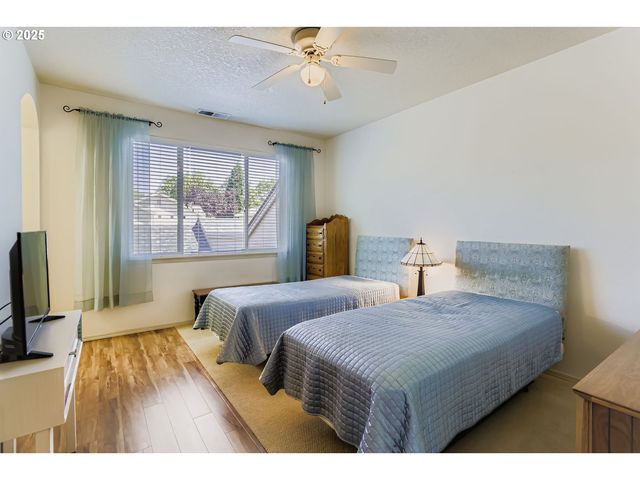 1860 Ne ORENCO STATION Pkwy, Hillsboro, OR 97124