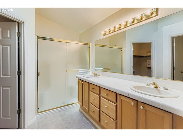 1860 Ne ORENCO STATION Pkwy, Hillsboro, OR 97124