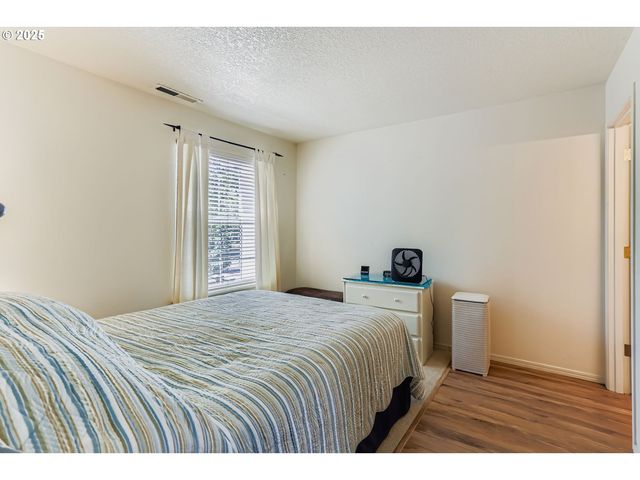 1860 Ne ORENCO STATION Pkwy, Hillsboro, OR 97124