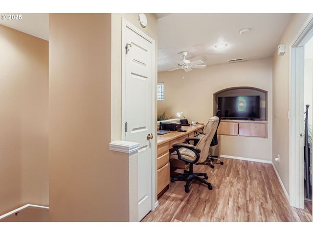 1860 Ne ORENCO STATION Pkwy, Hillsboro, OR 97124