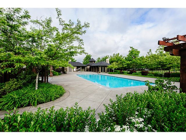 1860 Ne ORENCO STATION Pkwy, Hillsboro, OR 97124
