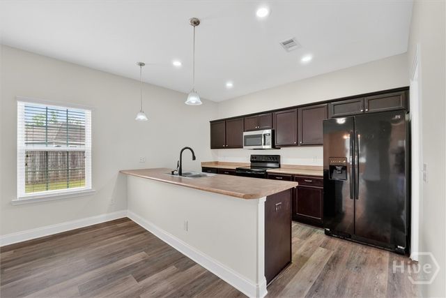 120 Bonnie Circle, Ellabell, GA 31308