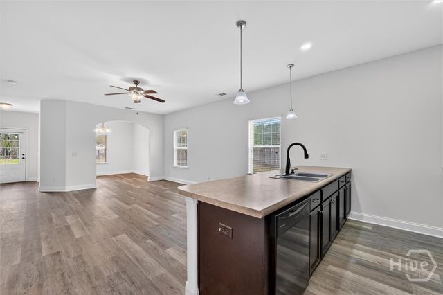 120 Bonnie Circle, Ellabell, GA 31308