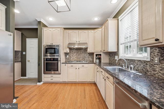 23 HUNTINGTON DR, Burlington, NJ 08016