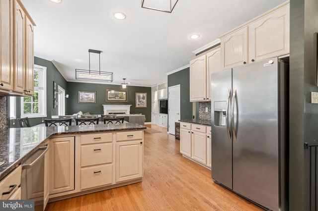 23 HUNTINGTON DR, Burlington, NJ 08016