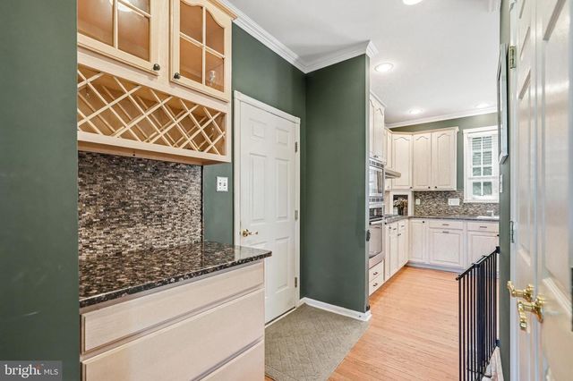 23 HUNTINGTON DR, Burlington, NJ 08016