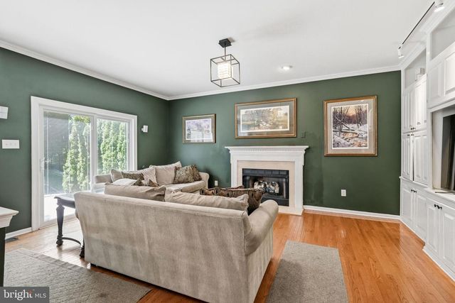 23 HUNTINGTON DR, Burlington, NJ 08016