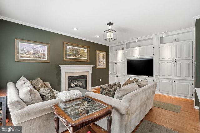23 HUNTINGTON DR, Burlington, NJ 08016