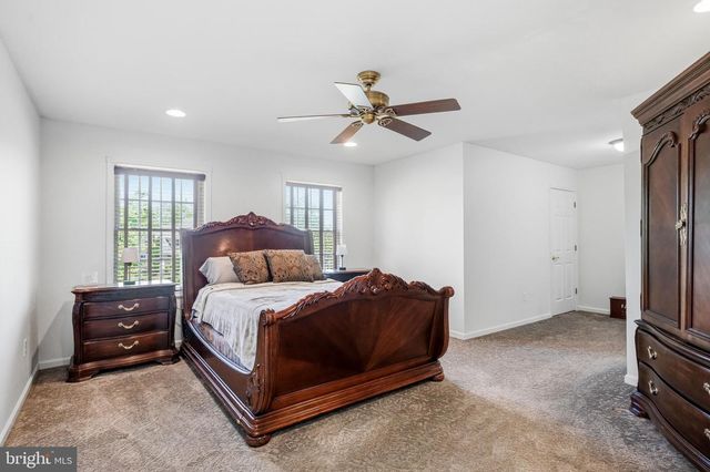 23 HUNTINGTON DR, Burlington, NJ 08016