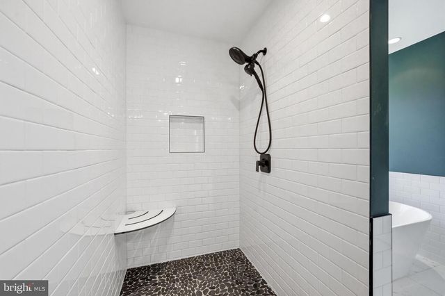 23 HUNTINGTON DR, Burlington, NJ 08016