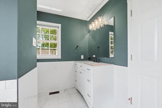 23 HUNTINGTON DR, Burlington, NJ 08016