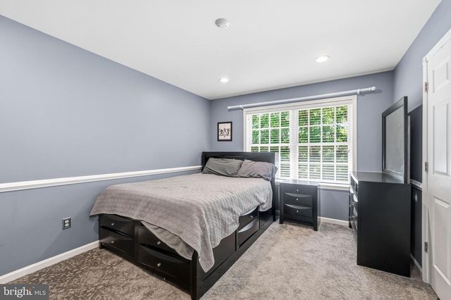23 HUNTINGTON DR, Burlington, NJ 08016