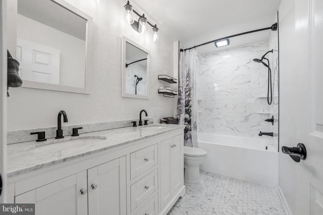 23 HUNTINGTON DR, Burlington, NJ 08016