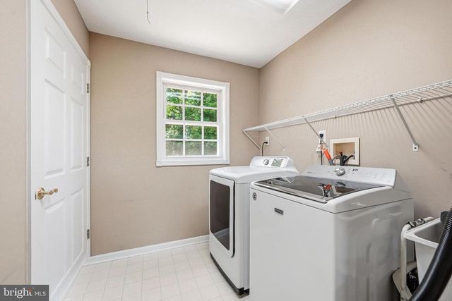23 HUNTINGTON DR, Burlington, NJ 08016